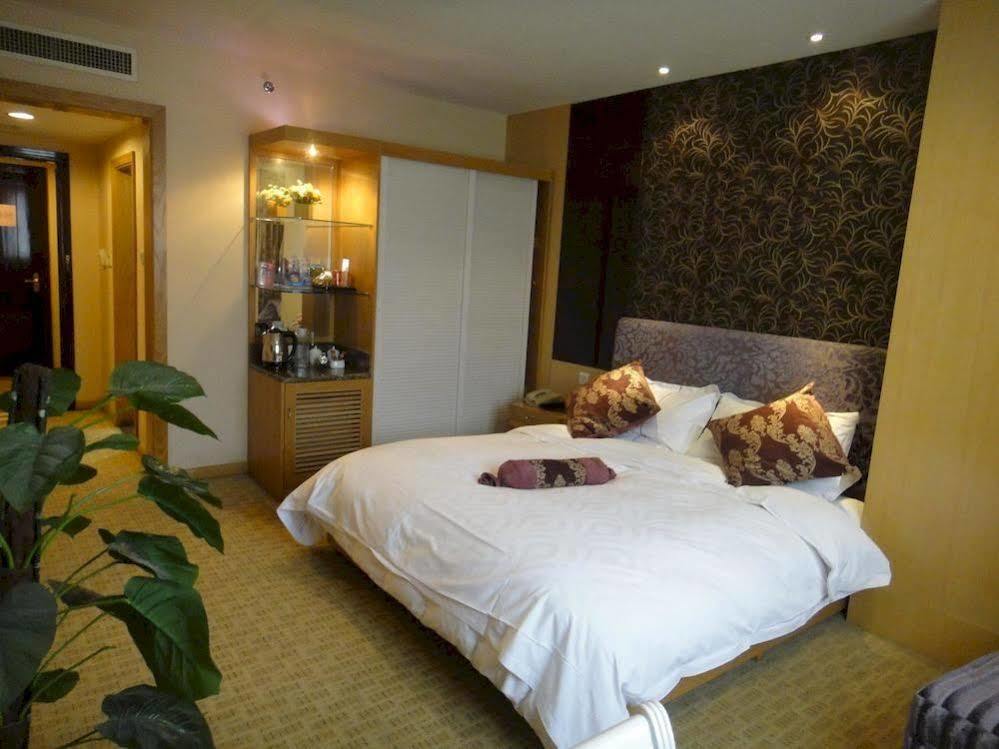 Holiday Inn Express Nanjing Xuanwu Lake By Ihg Εξωτερικό φωτογραφία